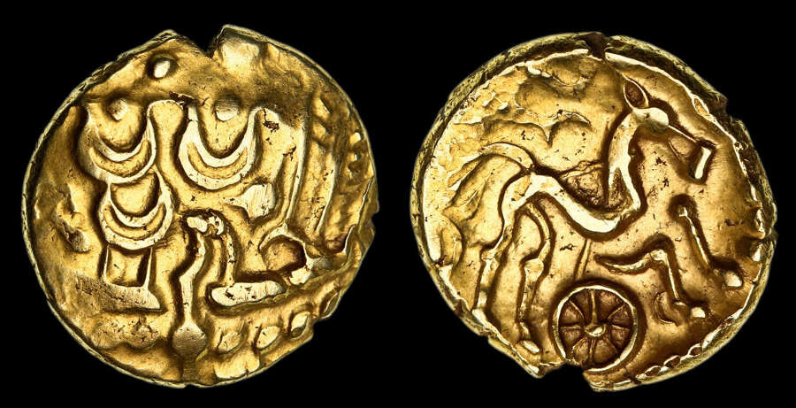 CELTIC COINAGE, REGINI AND ATREBATES EARLY UNINSCRIBED GOLD STATER, 'REMIC QA TYPE'
