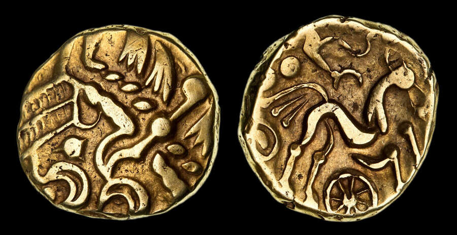 CELTIC COINAGE, REGINI AND ATREBATES EARLY UNINSCRIBED GOLD STATER, 'REMIC QA TYPE'